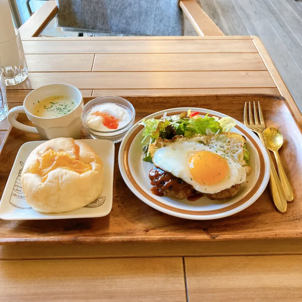 半熟卵の豆腐ハンバーグ🍳|ちゃみこさん