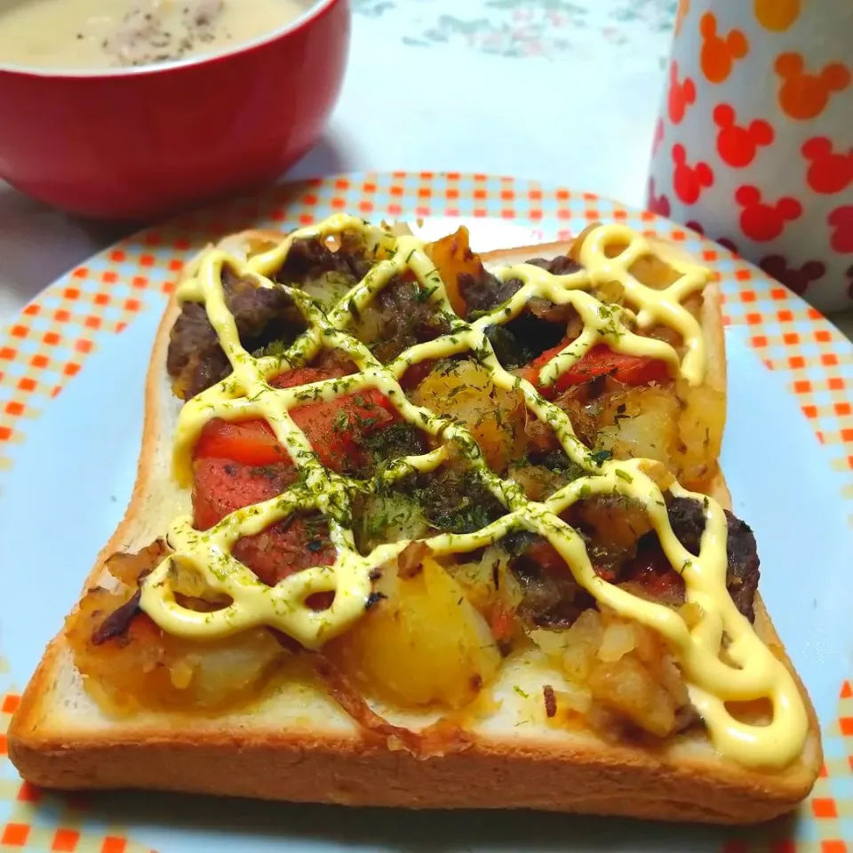 肉じゃがトースト|うたかた。さん