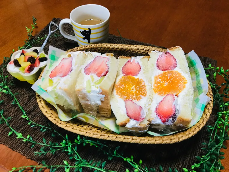 Snapdishの料理写真:「なんちゃってフルーツサンド」|バシュランさん