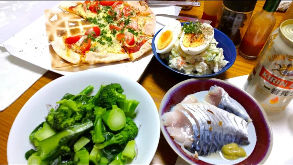 1/30の夕食
お家で家飲み✨🍻🎶
自家製カリフラワー&ブロッコリーの温野菜  など|卯月さん