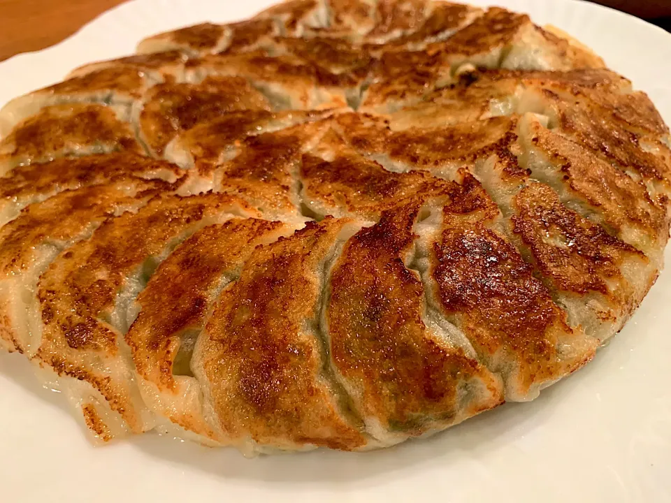 手作り餃子🥟今日は100個包んだから餃子食べ放題♪( ´θ｀) なん個食べれるかな(笑)|いちごさん