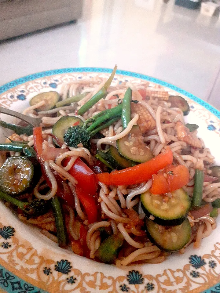 Snapdishの料理写真:veggie stirfry|happy tummyさん