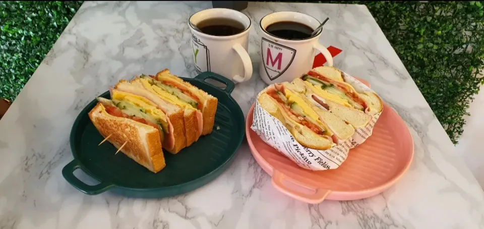 Bagel and club sandwich|Darren Loさん