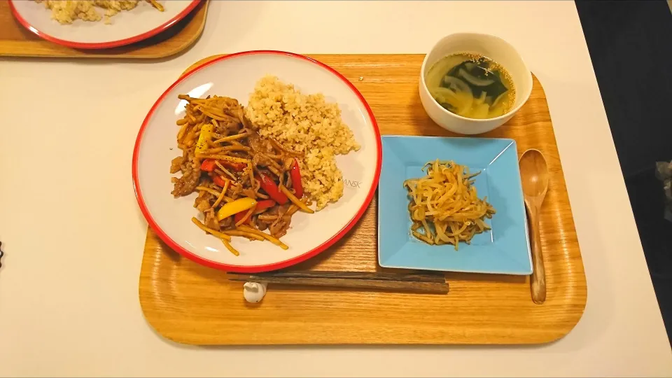 Snapdishの料理写真:今日の夕食 青椒肉絲、もやしのごま和え、わかめスープ|pinknari🐰🌈さん