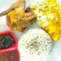 IDR 15K - Fried Chicken With Sunny Side Extra Rice & Sambal|ayam lombok endesさん