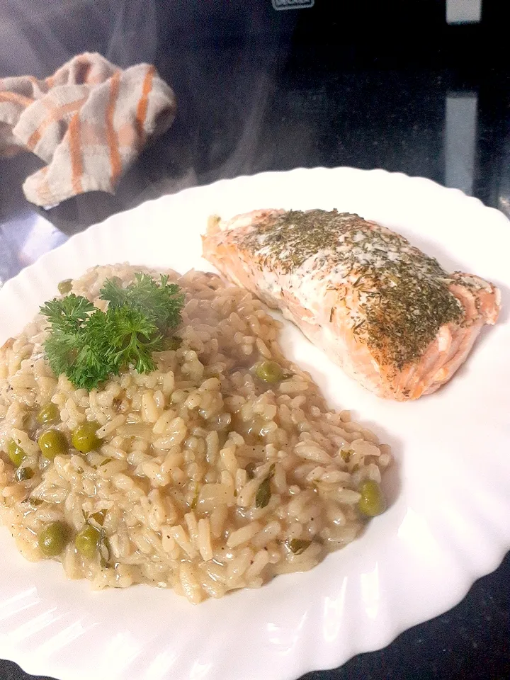 mushroom and pea risotto with salmon|happy tummyさん