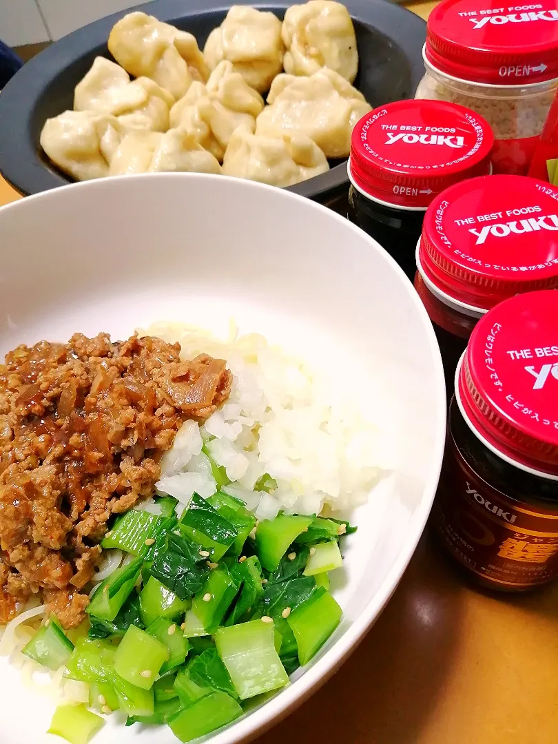 ユウキ食品「中華調味料7点セット」当選ありがとうございます✨
甜麺醤たっぷりのジャージャー麺と焼き肉饅作ってみました😋|ナナオさん