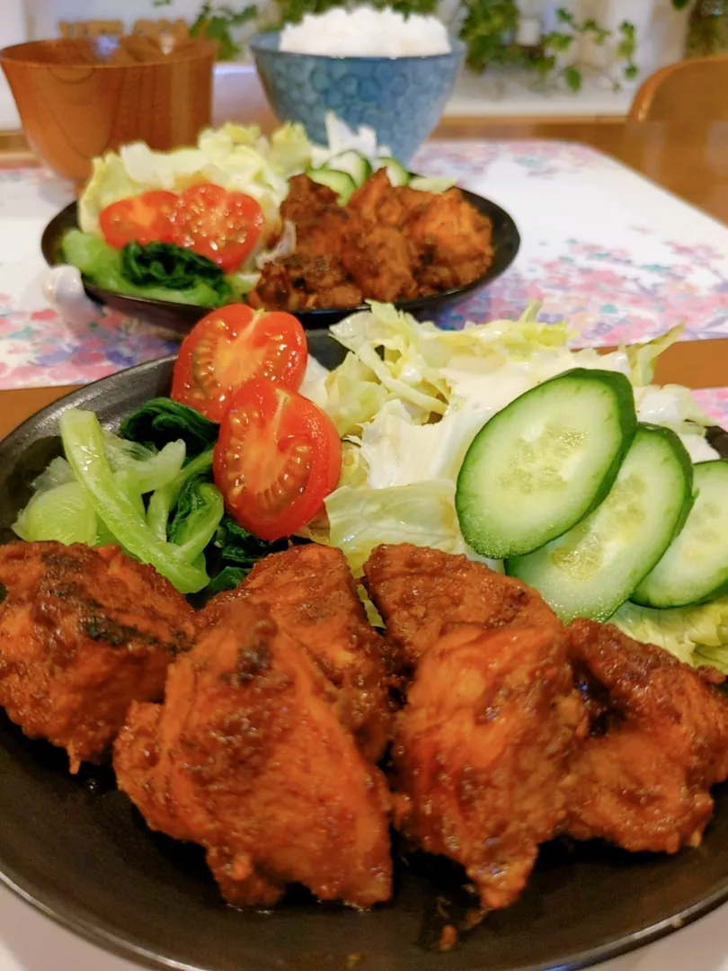 Snapdishの料理写真:今日の夕飯は塩麹のタンドリーチキン★
簡単なのにカレー屋さんに居るようないい香りが漂ってます。|yuriさん