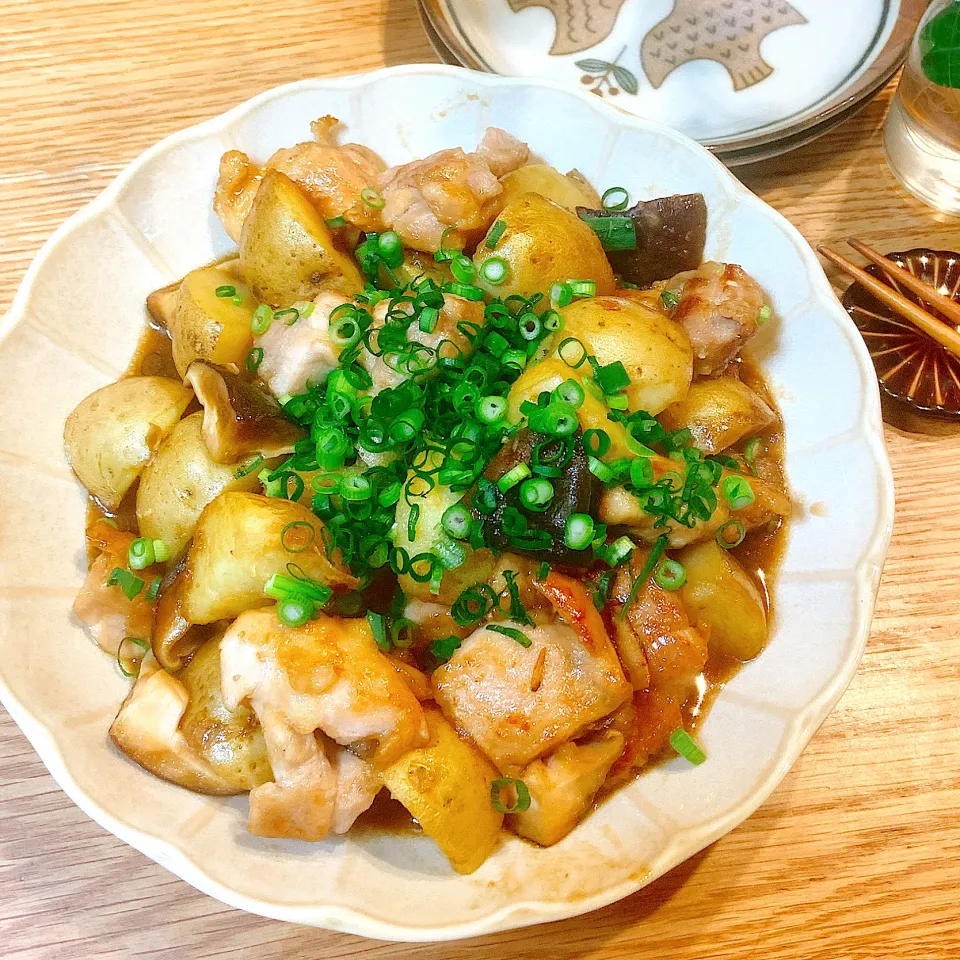 鶏もも肉、じゃがいも&椎茸のバター醤油炒め|ふわくまさん