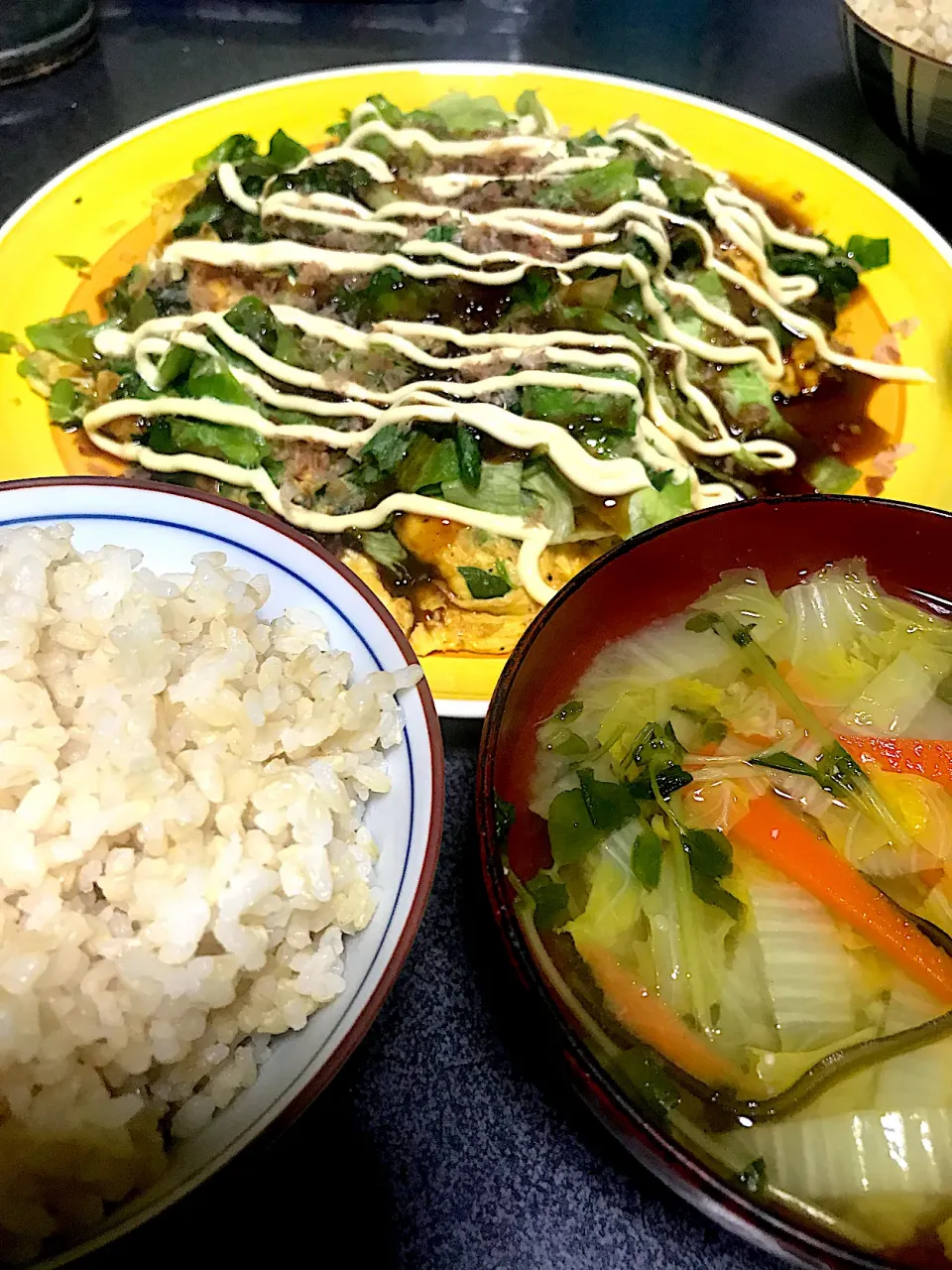 #夕飯　ロウカット玄米、お好み焼きふう小松菜玉子焼き、白菜人参豆苗昆布味噌汁|ms903さん