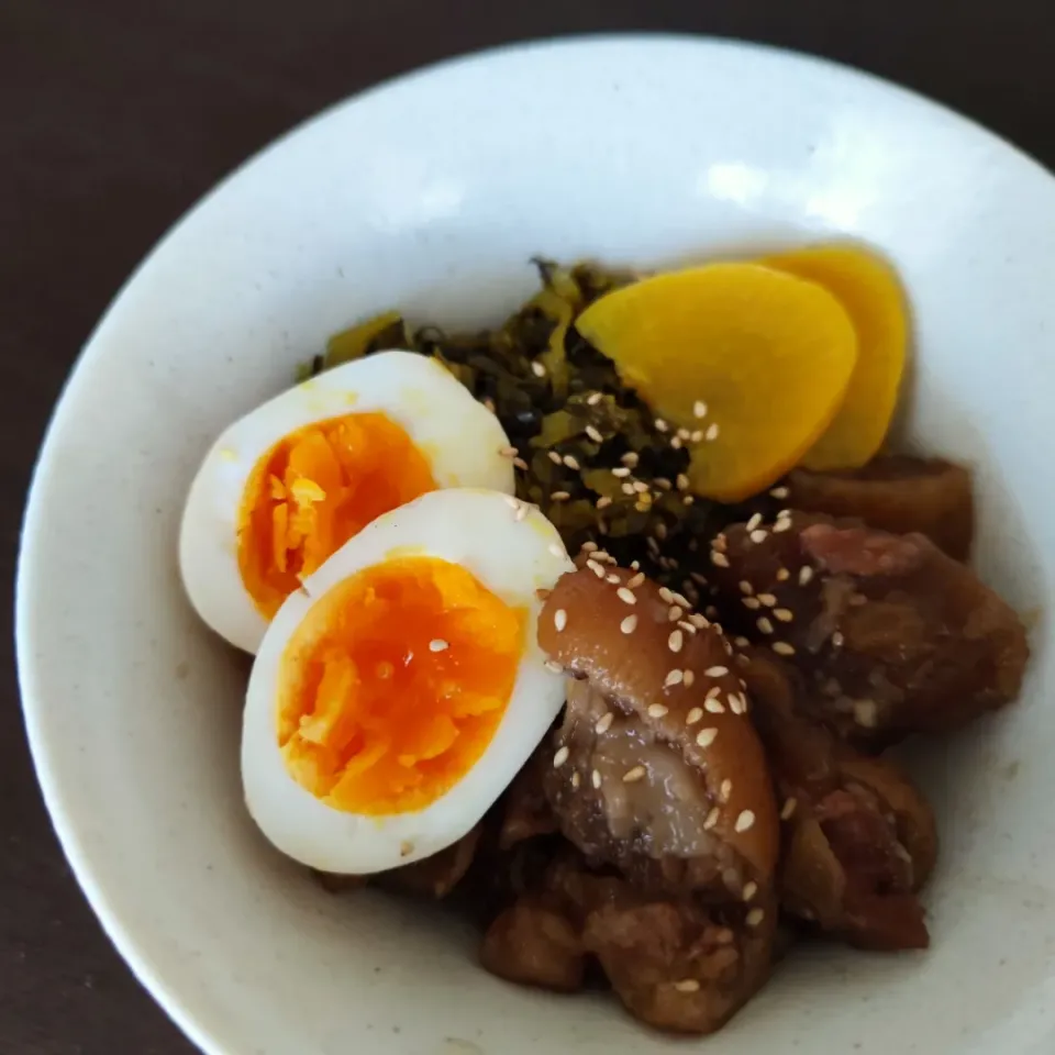 Snapdishの料理写真:猪脚飯(豚足煮込み丼)|マーガリンさん