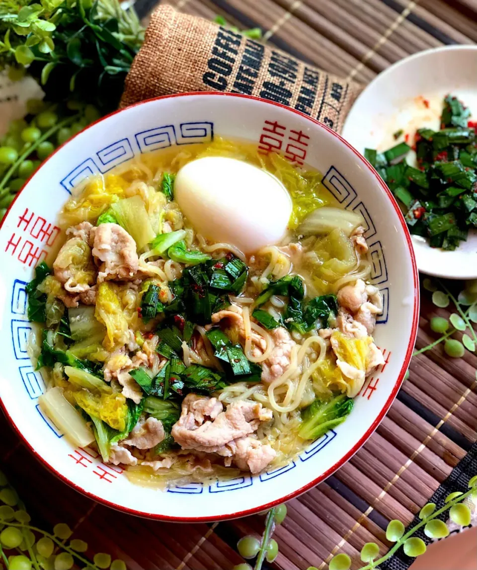 Snapdishの料理写真:豚肉と白菜のラーメン❤️|MAPITEEさん