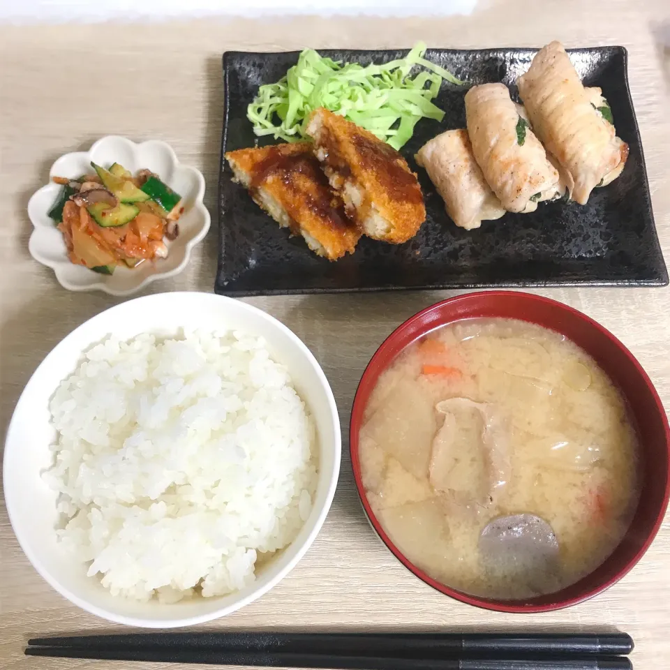 Snapdishの料理写真:胸肉の梅しそロール定食|おいもさん