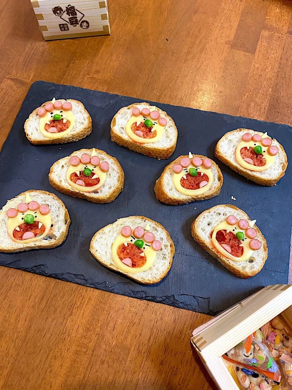 MAAさんの料理 節分のパーティにも♡簡単♪オニくんデコピザ|アパッチさん