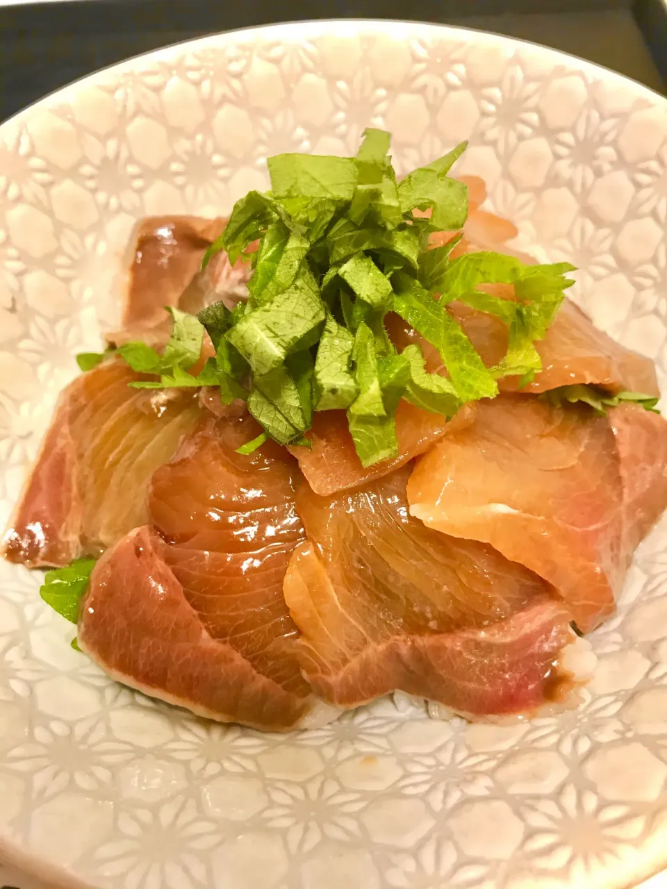 Snapdishの料理写真:冬の贅沢✨とろっとろ寒ブリ漬け丼🐟|maoさん