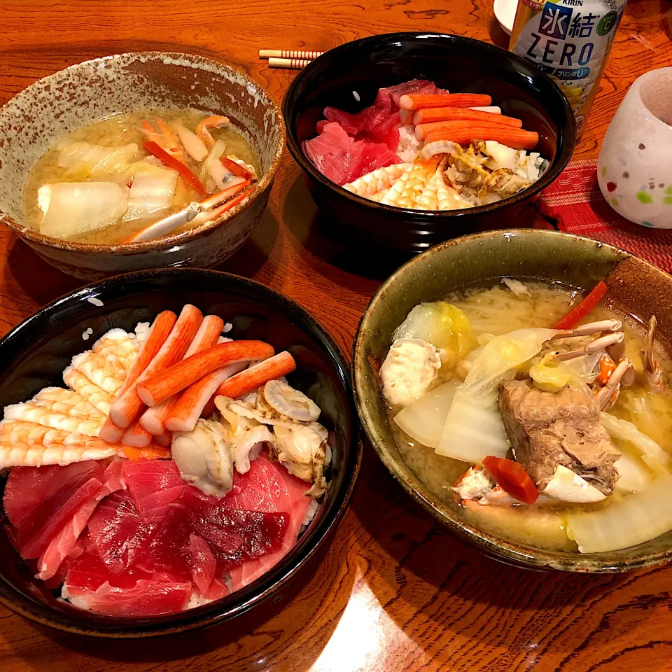 値下げの刺身で海鮮丼とかに汁😋|すかラインさん