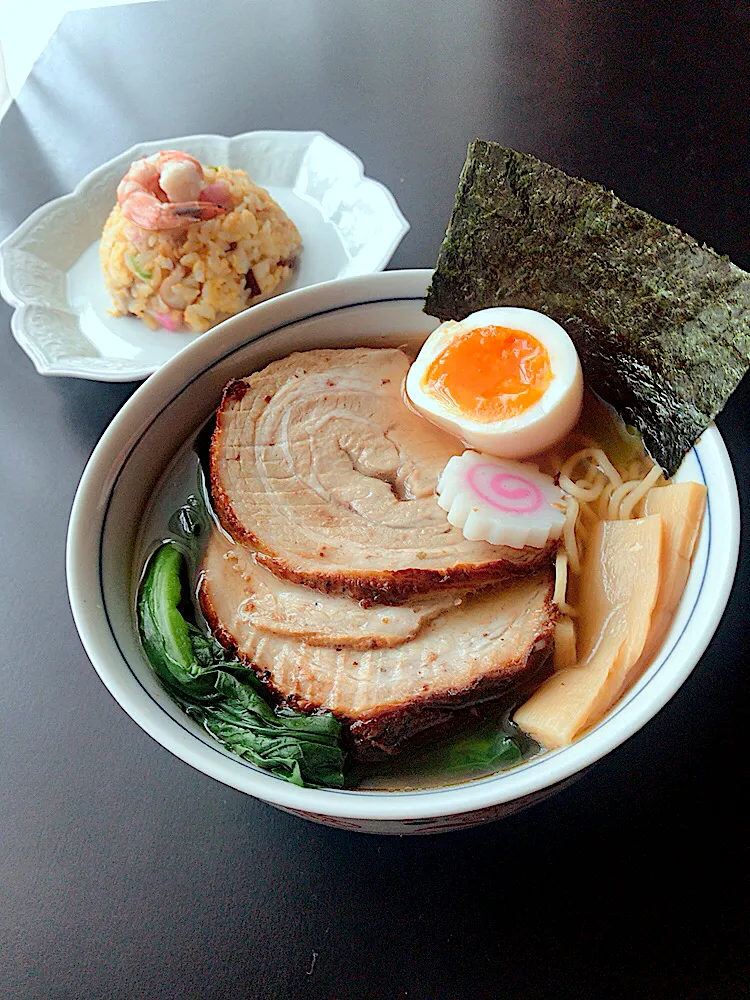 とんちんの料理 ~巻き巻きバラ焼豚でコクうま中華のチャーシュー麺と半チャーハン|とんちんさん