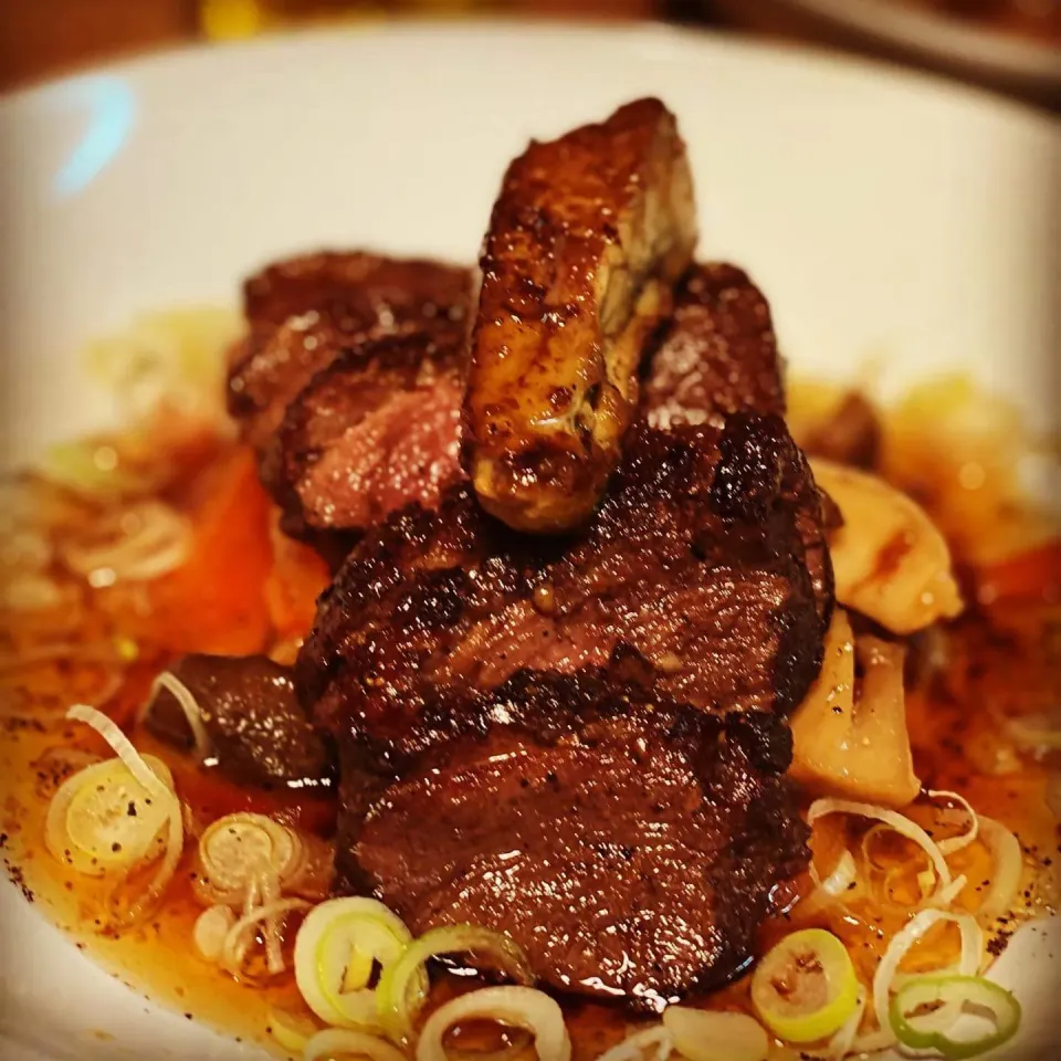 Magret Of Duck with Foie Gras laid on top of Eringi mushrooms & Baton carrots cooked in Smoked Olive Oil & Butter with Garlic 🧄 
#duck #foiegras #homecooking #|Emanuel Hayashiさん