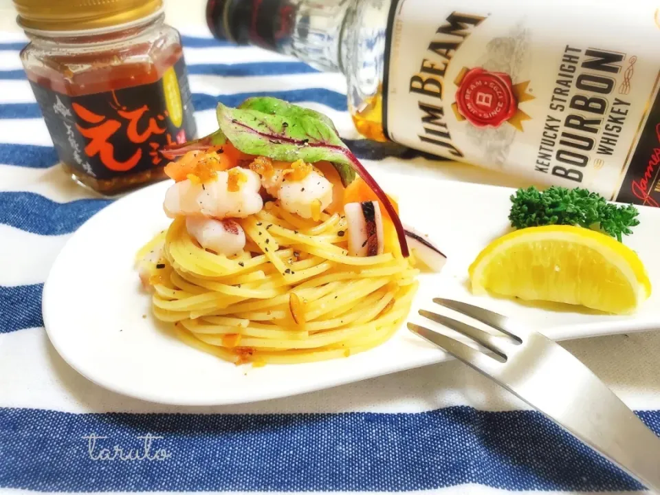 今日のお酒のお供😌🍻🥃
“えび油”でえびとイカ🦐🦑のパスタサラダ🍝✨
この商品マジヤバです😳❤️|taruto⭐️さん