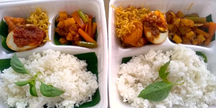 nasi berkat
"blessing dishes"|Faridha Dwi Hastingrumさん