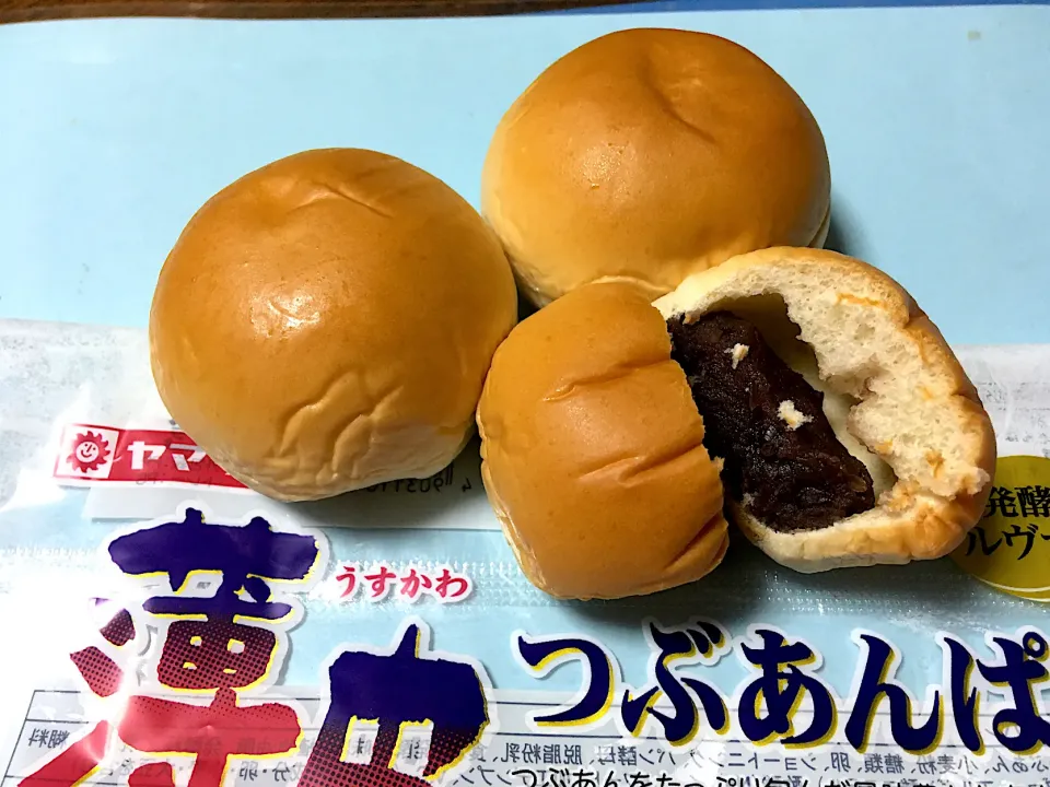 Snapdishの料理写真:薄皮つぶあんぱん|はっちぃさん