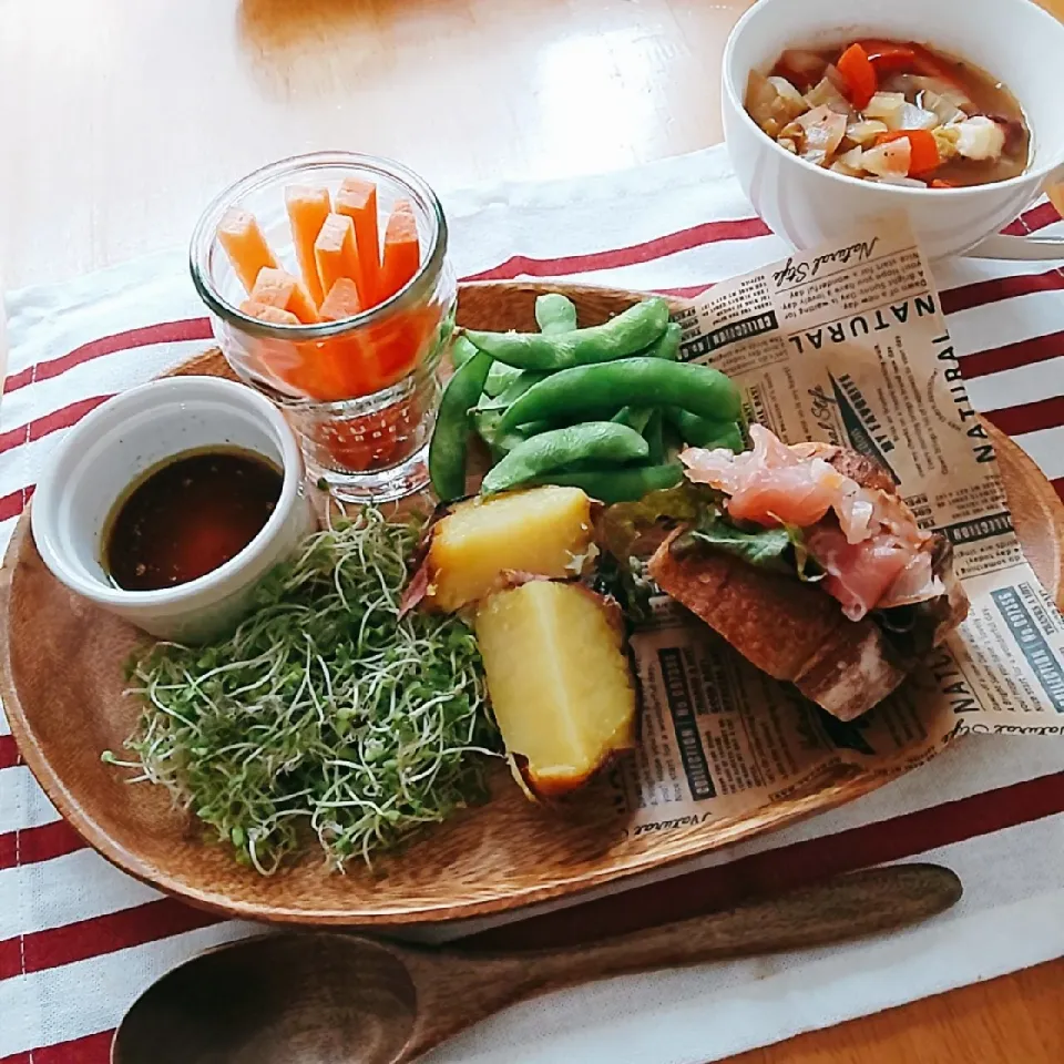 生ハムサンドで朝ごはん|えるえるさん