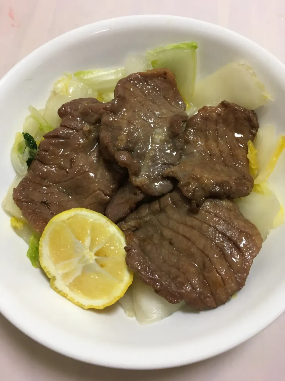 Snapdishの料理写真:牛タンの網焼き|ももさん