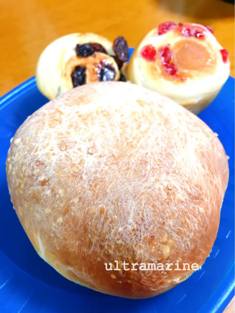 Snapdishの料理写真:＊まんまるチーズクリームパン♬＊|ultramarineさん