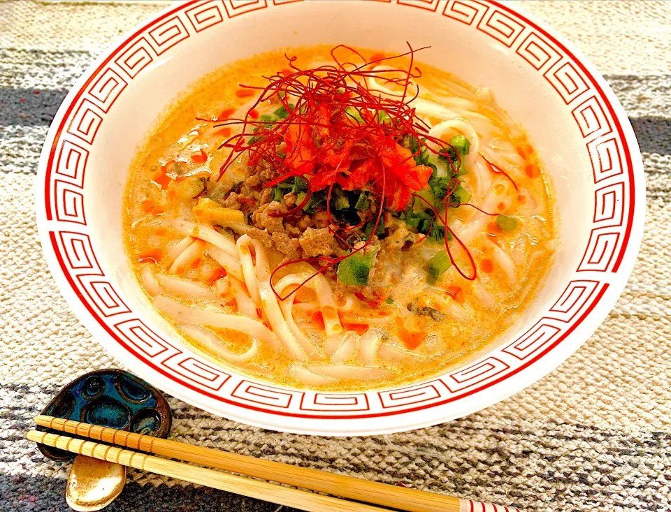 糖質ゼロ麺でピリ辛胡麻豆乳麺🍜|ひろりんさん