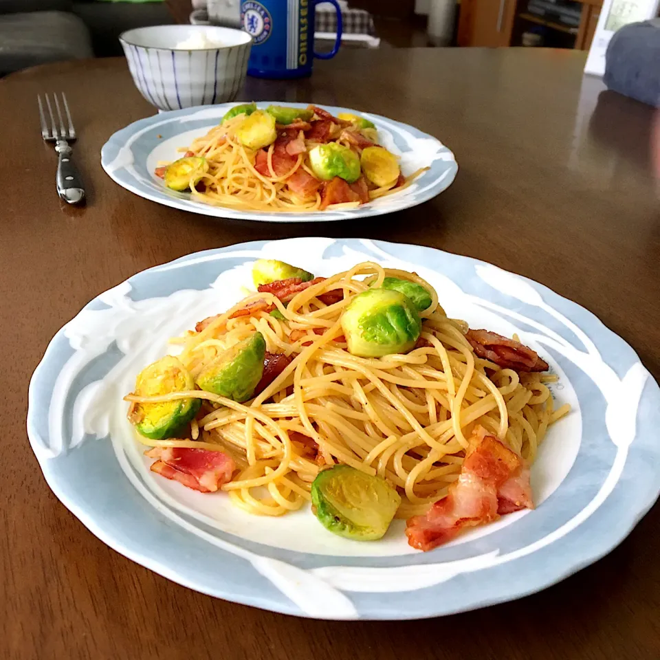 芽キャベツとベーコンのパスタ|あっつさん