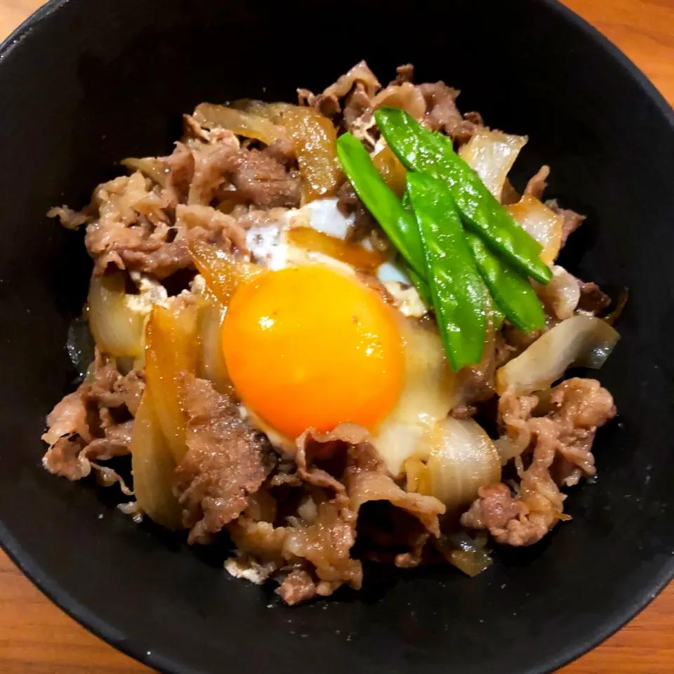 Snapdishの料理写真:土鍋ご飯のめだま牛丼|こんぶさん