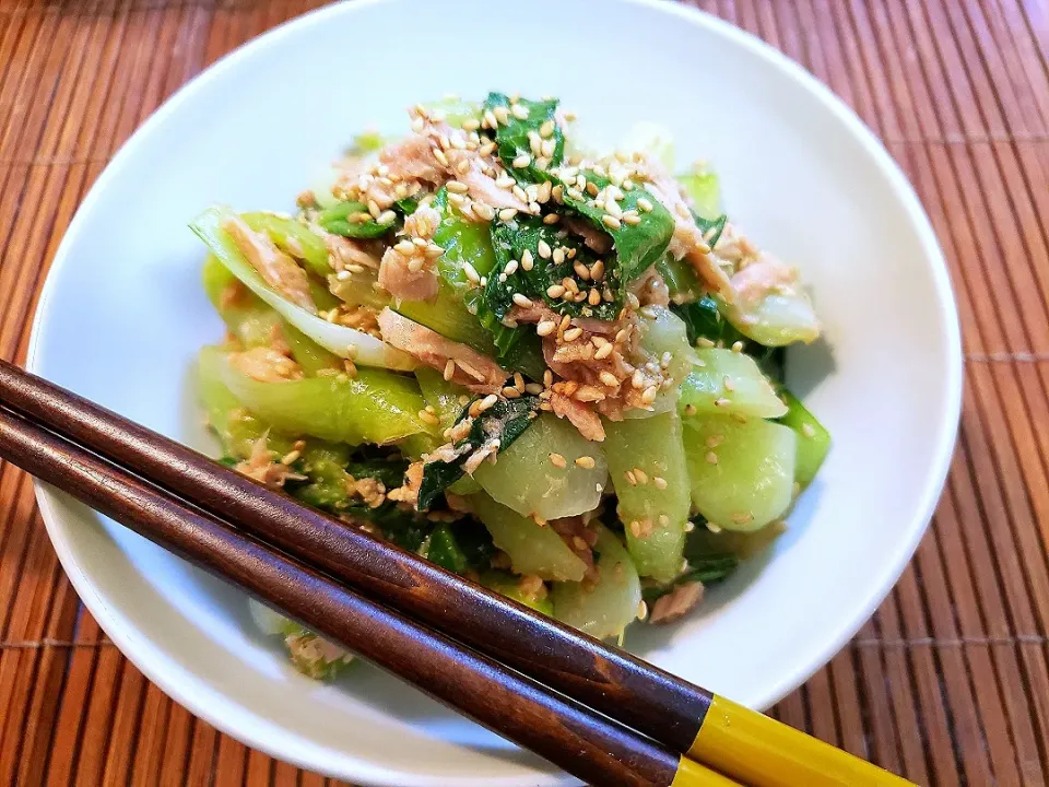 からあげビールさんの料理 味付け1つで超簡単♪チンゲン菜とツナの胡麻和え|かのりさん