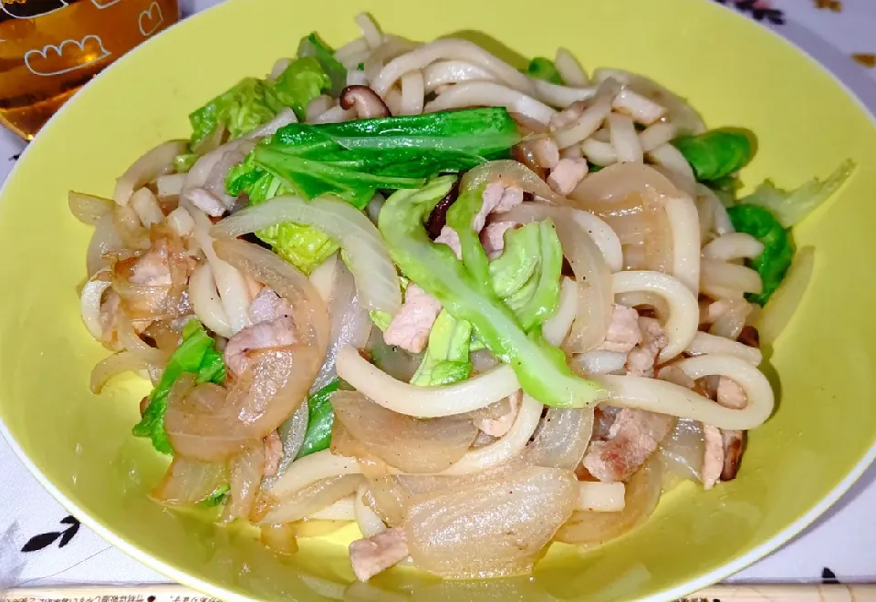 今日のお昼ごはんは焼きうどん😋🎶|オレンジチョコさん