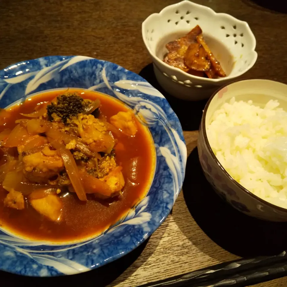 鶏肉のケチャップスープ
じゃがいものゴマ味噌炒め|しぃさん