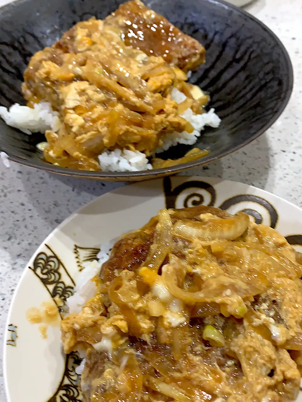 カツ丼(OvO)手前が私*\(^o^)/*🤣|Lucky克子ちゃんさん