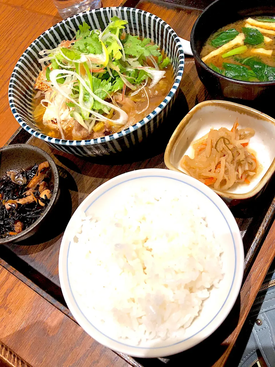 なかよしの牛肉と焼き豆腐のすき煮定食|ちな姉＠水ノ智南英さん