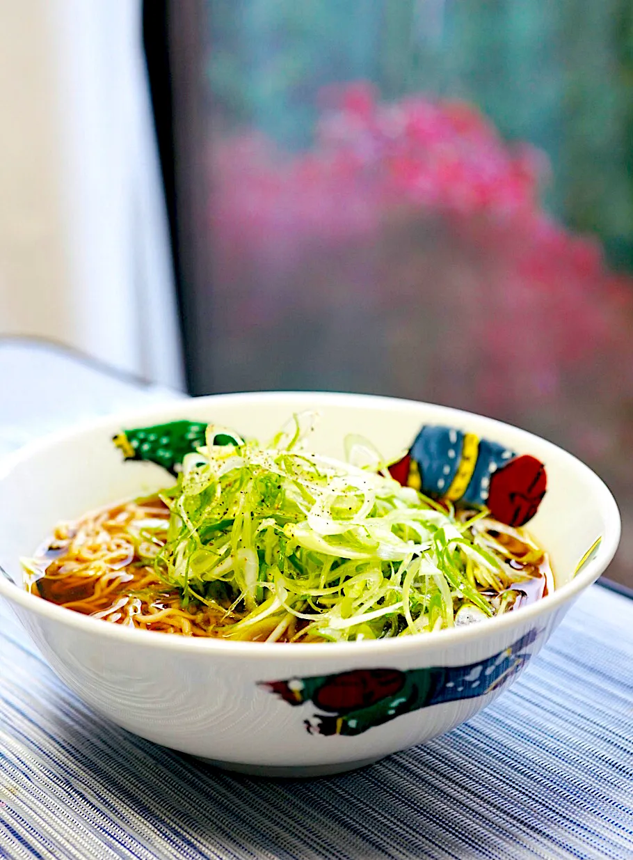 Snapdishの料理写真:休日の葱たっぷりラーメン✨✨✨🍜清く葱だけだぜ❣️😋|イチロッタさん