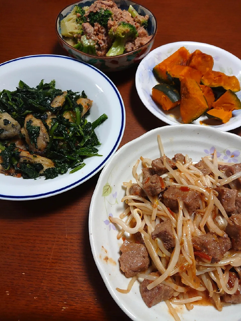 牛肉ともやしの炒めもの
牡蠣とほうれん草ソテー
鯖缶とブロッコリ和え物
かぼちゃの煮付け|ぱやさん