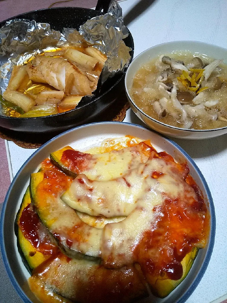 Snapdishの料理写真:今日の晩御飯
※かぼちゃのチーズ焼き
※鱈のみりん漬け焼き
※しめじのおろしポン酢和え
※焼酎ハイボール|れあMIXさん