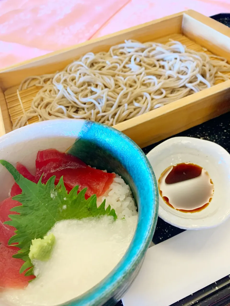 Snapdishの料理写真:ゴルフ飯　そばとミニとろろ鉄火丼|寺尾真次さん