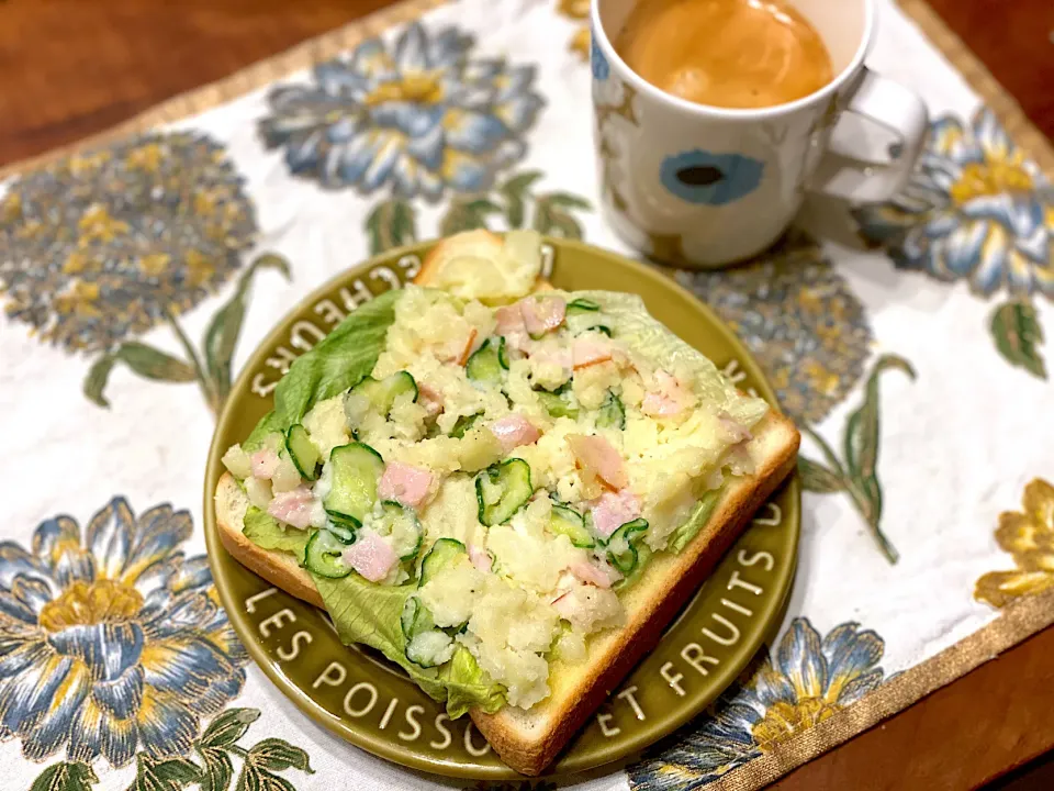 ポテサラトースト🥪|まめすけ。さん