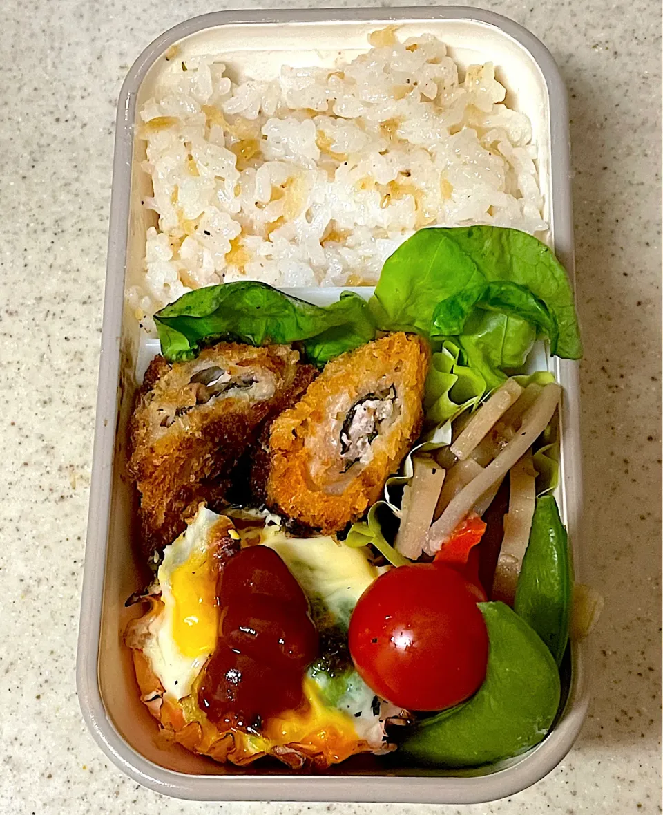 Snapdishの料理写真:梅しそささみカツ弁当|besさん