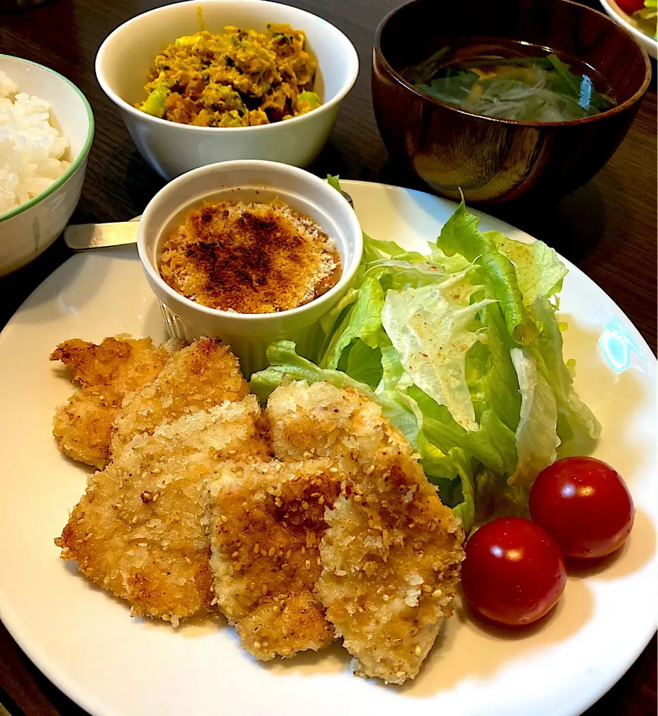 鶏のごまパン粉焼きの晩ご飯|mikaさん