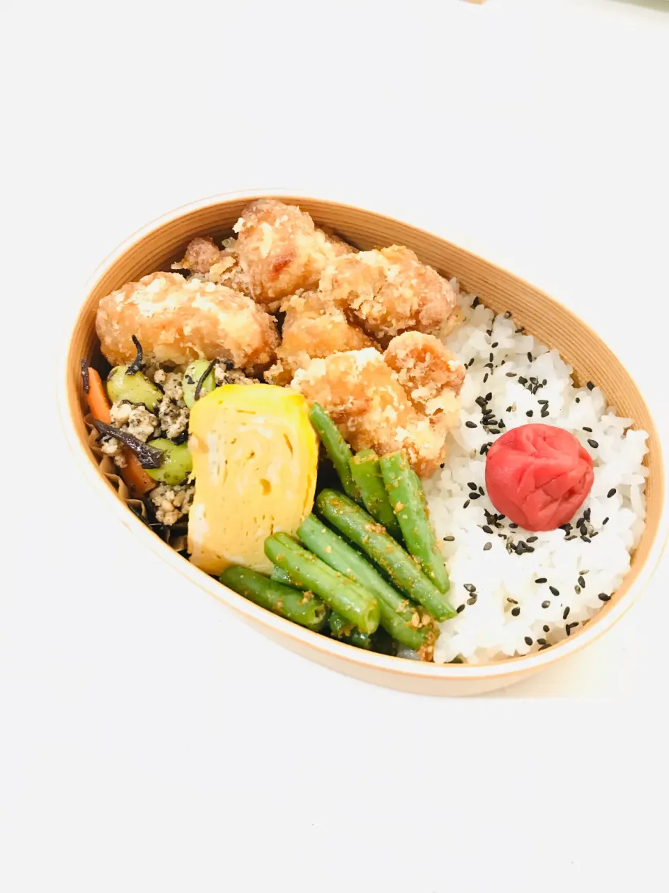 唐揚げ弁当|obento☻m☻さん