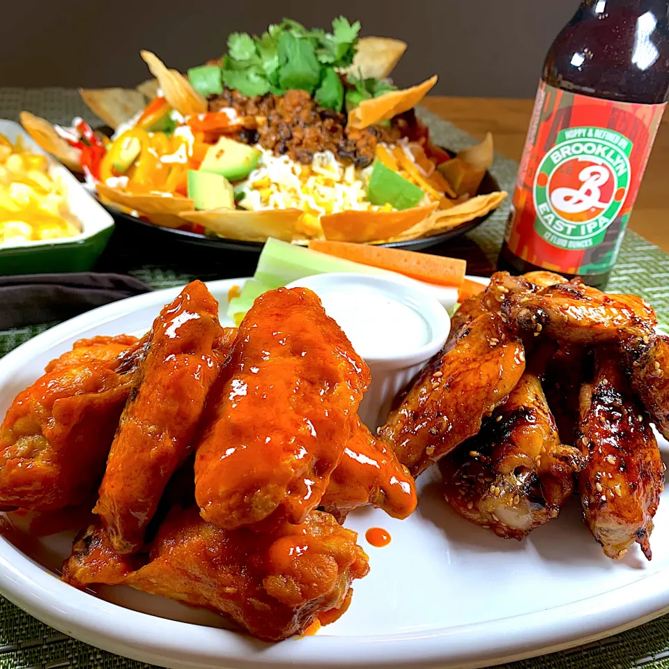 Supper Bowl Sunday Dinner 🏈 
Buffalo/Teriyaki Chicken Wing, Nacho Salad, Mac and Cheese(スーパーボウル・サンデー・ディナー 🏈 
バッファロー/照り焼きチキンウィング、ナチョサラダ、マッケンチーズ)|Masa, The Cooking Husbandさん