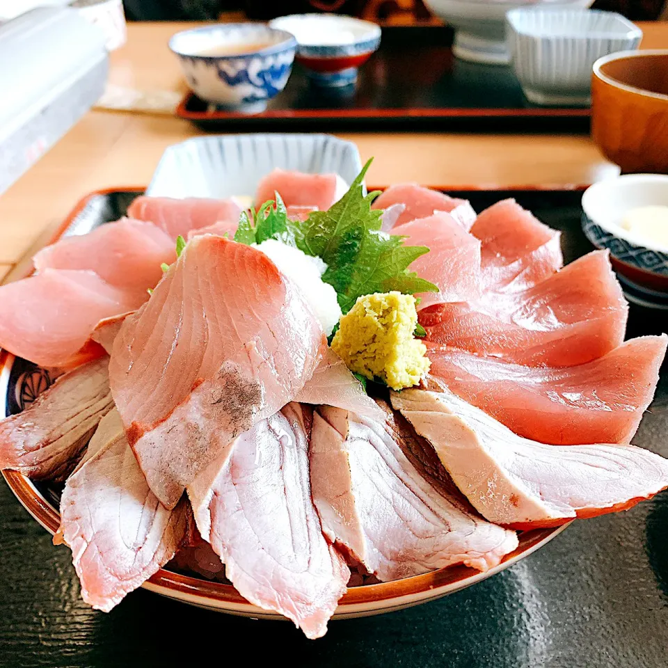 鰤丼🐟🐟　　氷見にて|sakiさん