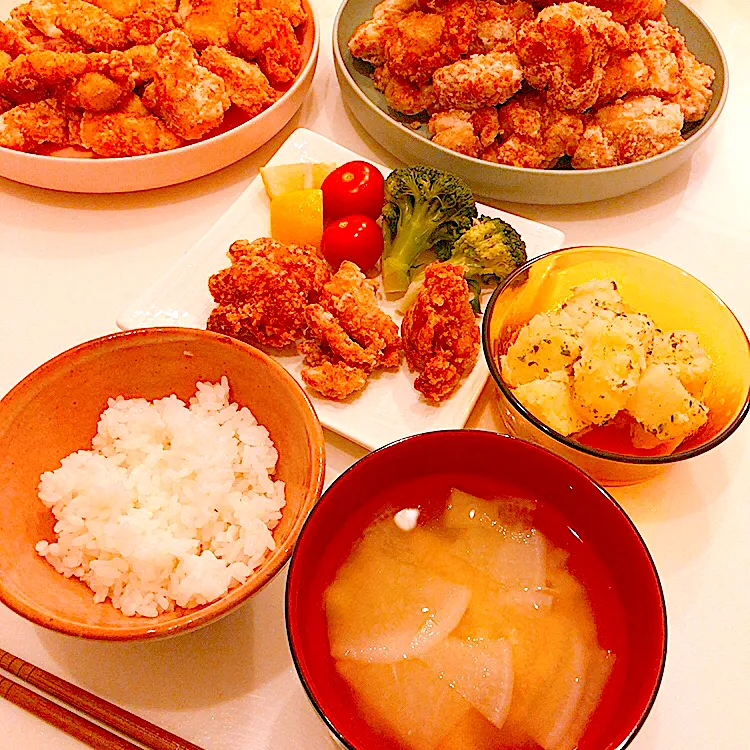 唐揚げ、ご飯、大根の味噌汁、粉吹き芋|nikotan.syさん