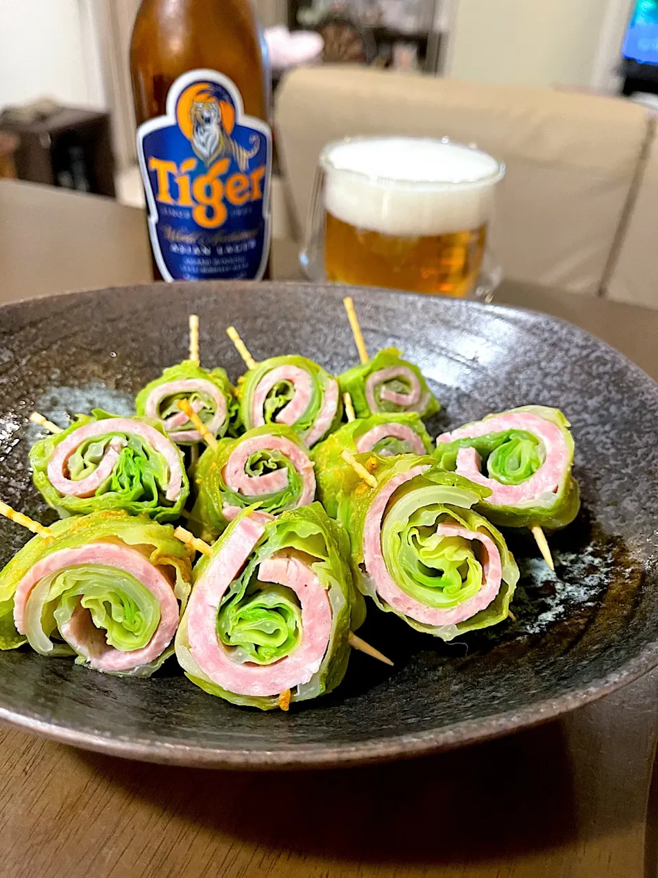 Snapdishの料理写真:シュトママさんの料理 ミツカンカンタン酢でハムロールキャベツマリネカレー風味|ナガマンさん