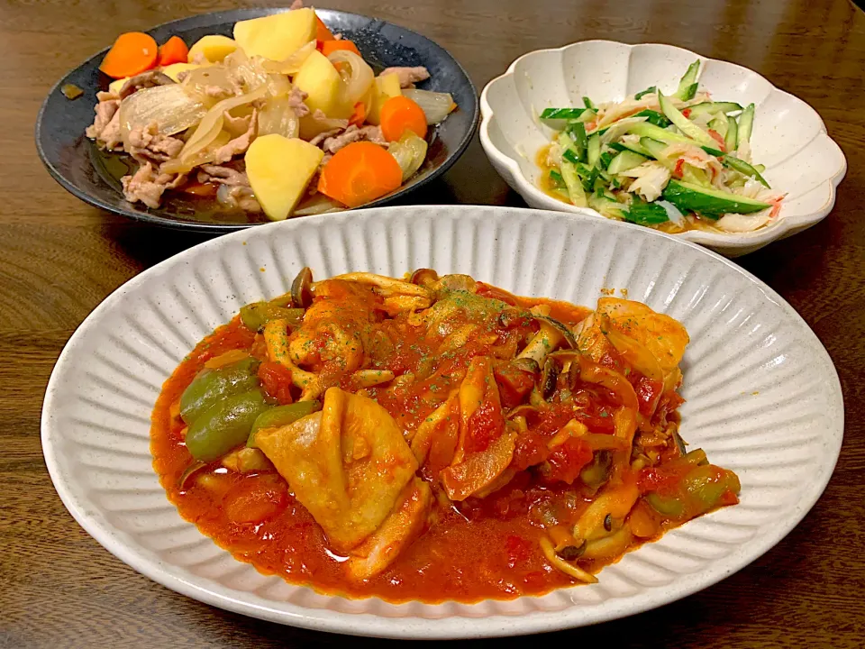 鶏肉のトマト煮、肉じゃが、カニカマときゅうりの中華風ごま酢和え|なちゃむさん