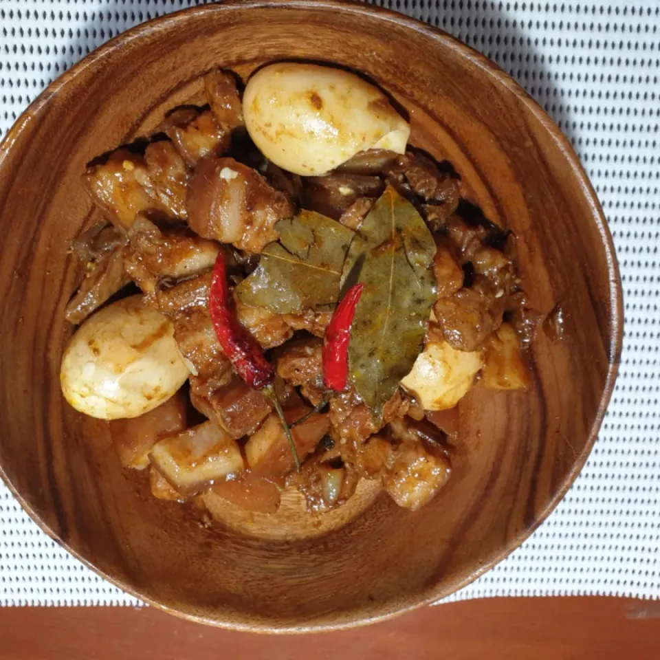 Adobo sa Atsuete|Mikaela's Kitchenさん